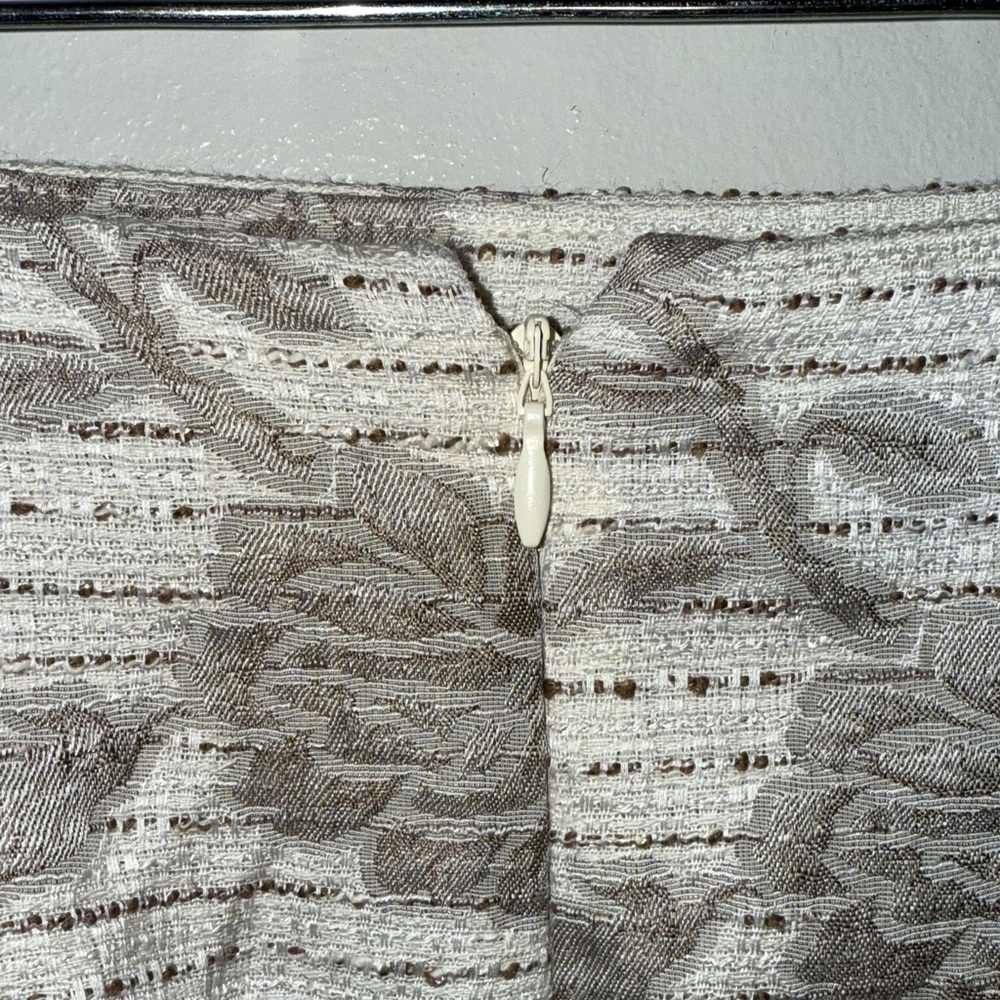 Ann Taylor Beige Floral Pencil Skirt Size 6 Petite Cream Romantic Floral Date - Picture 4 of 12